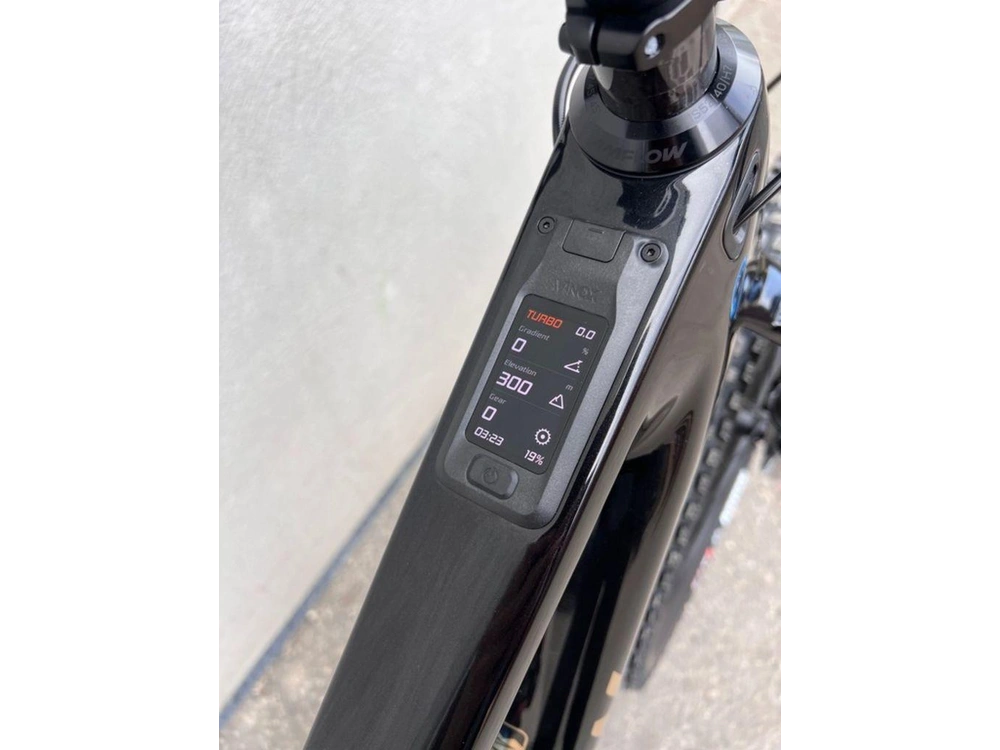 2025 Other Pl Carbon Pro alt