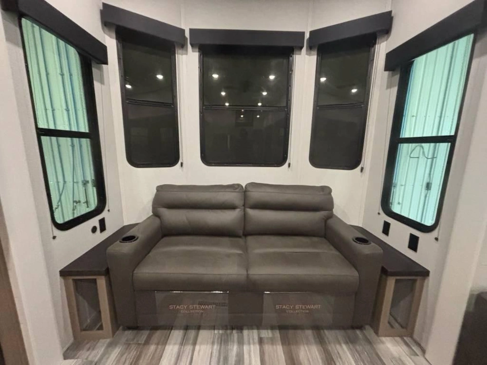 Jayco Jay Flight Bungalow 401loft 2026 alt