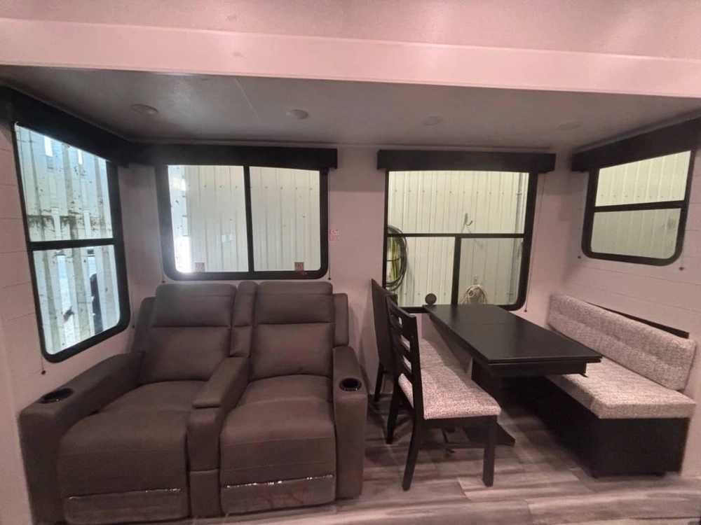 Jayco Jay Flight Bungalow 401loft 2026 alt