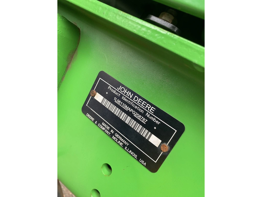 2023 John Deere 6110m alt