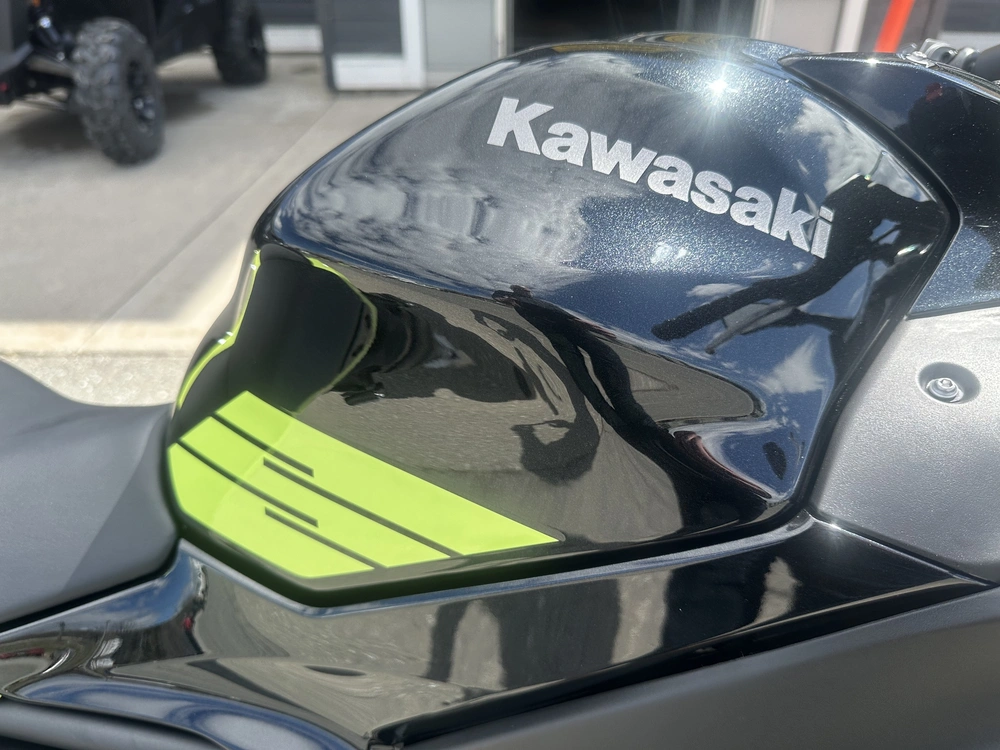 2026 Kawasaki Ninja 650 alt