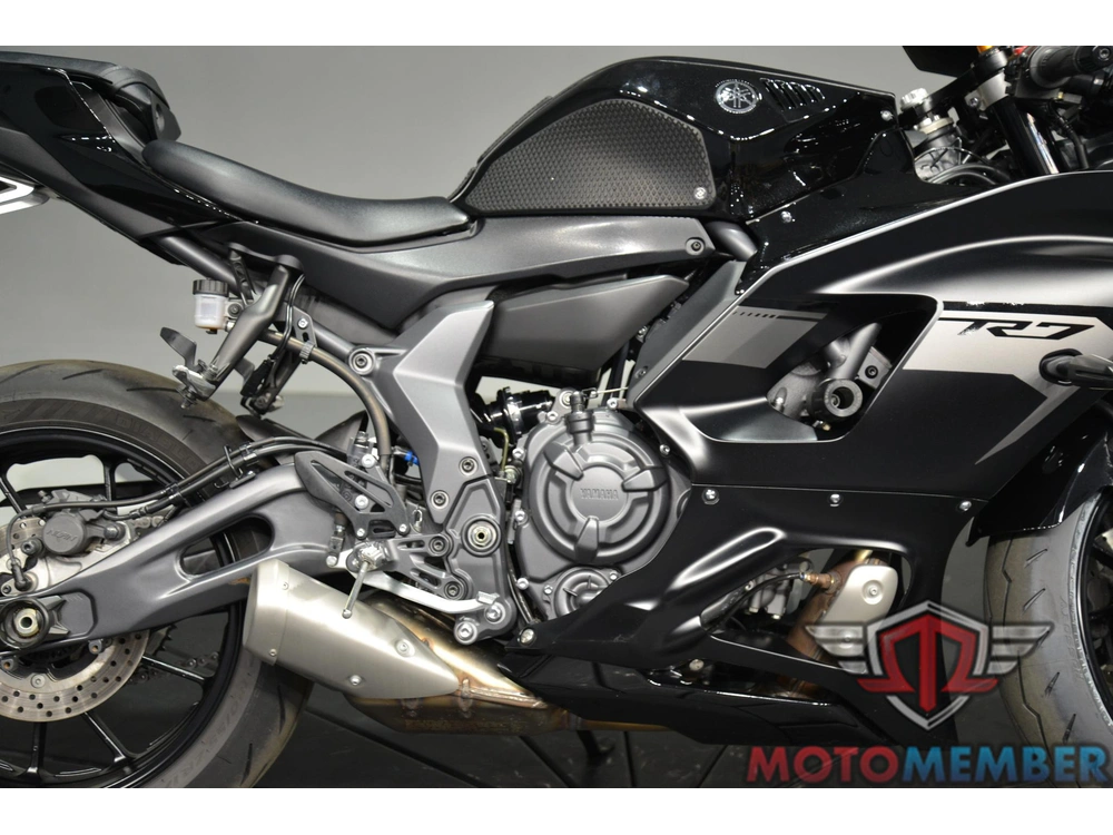 2025 Yamaha Yzf-r7 alt