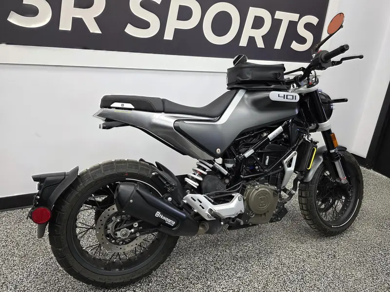 Husqvarna SVARTPILEN 401 2021