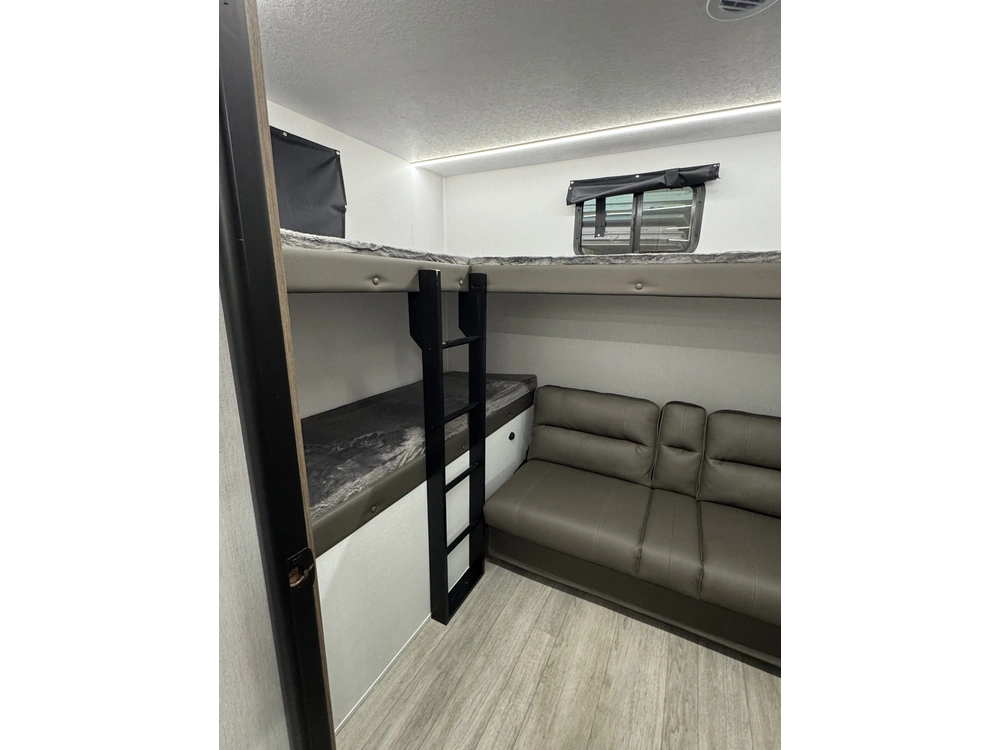 Coachmen Freedom Express 30se-320 2026 alt