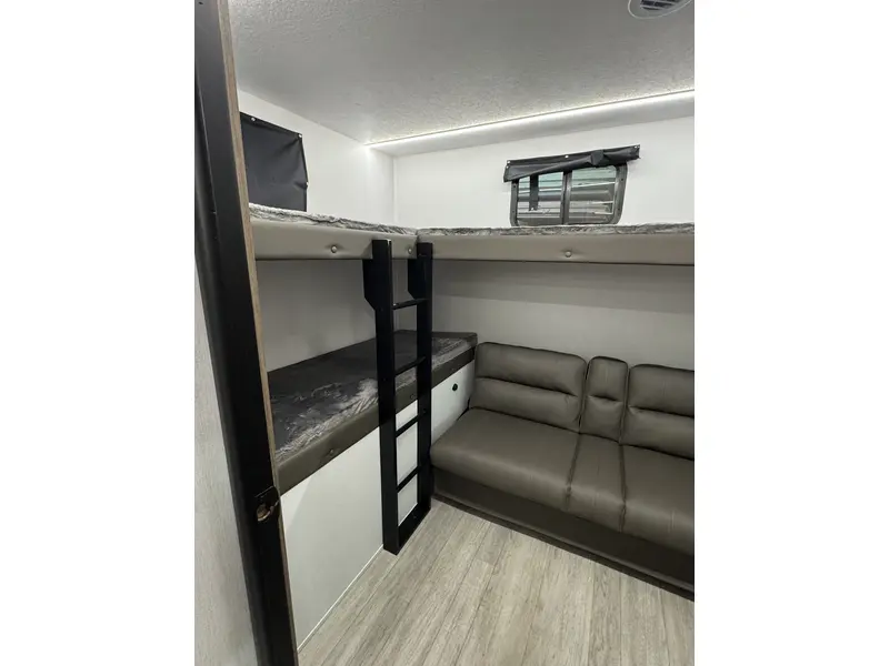 2026 Coachmen Freedom Express 30SE-320