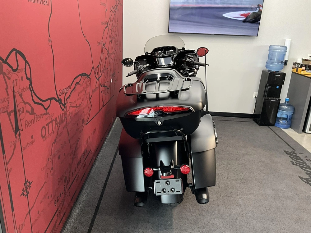 2026 Indian Motorcycle Pursuit Dark Horse alt