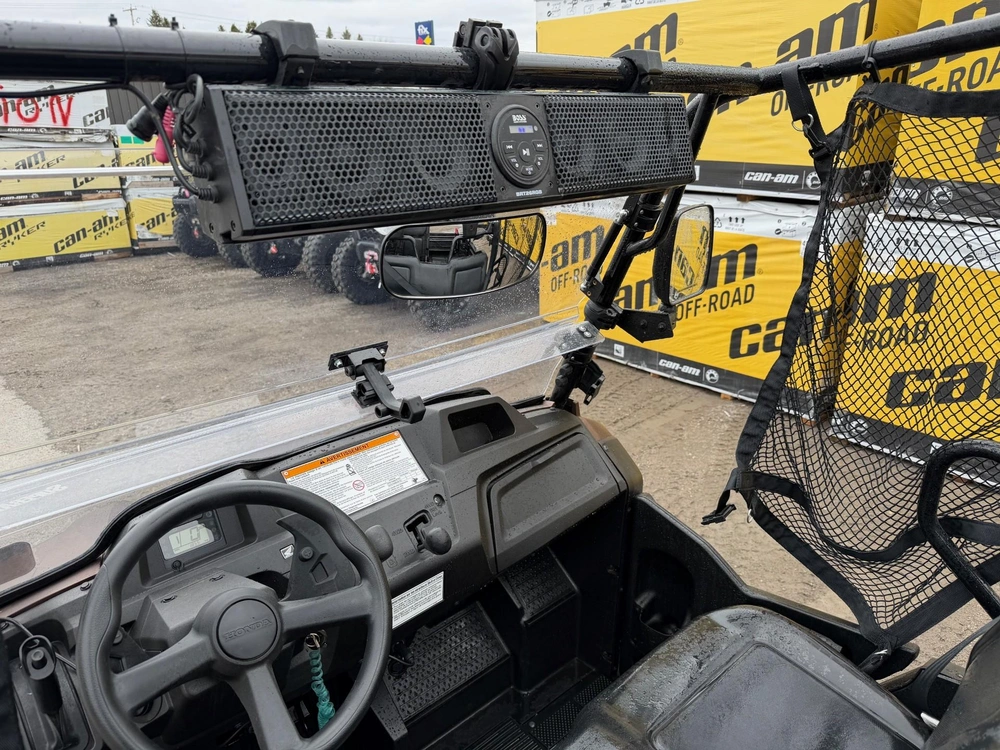 Honda Pioneer 700-4 2022 alt