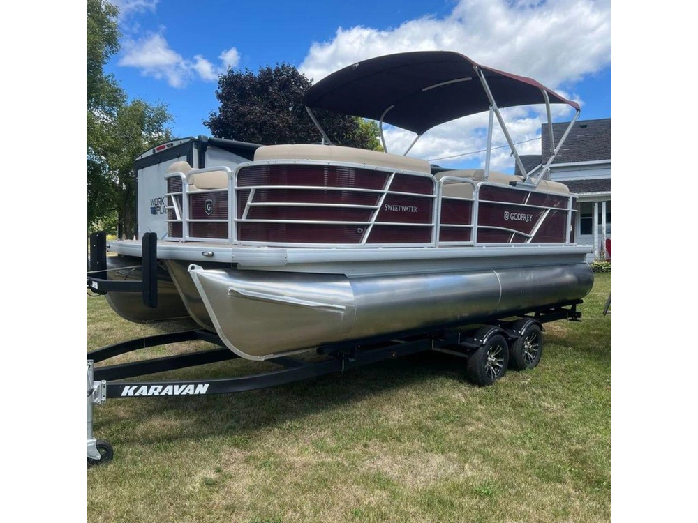 2023 Godfrey Marine Sweetwater 2086 C Tri-toon alt