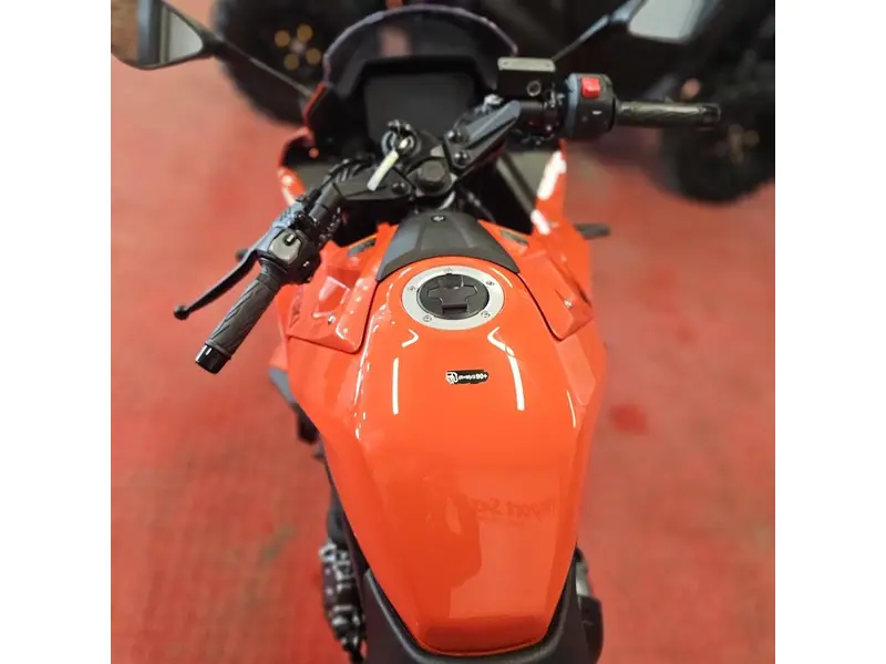 2026 Suzuki GSX 8R thumbnail 21