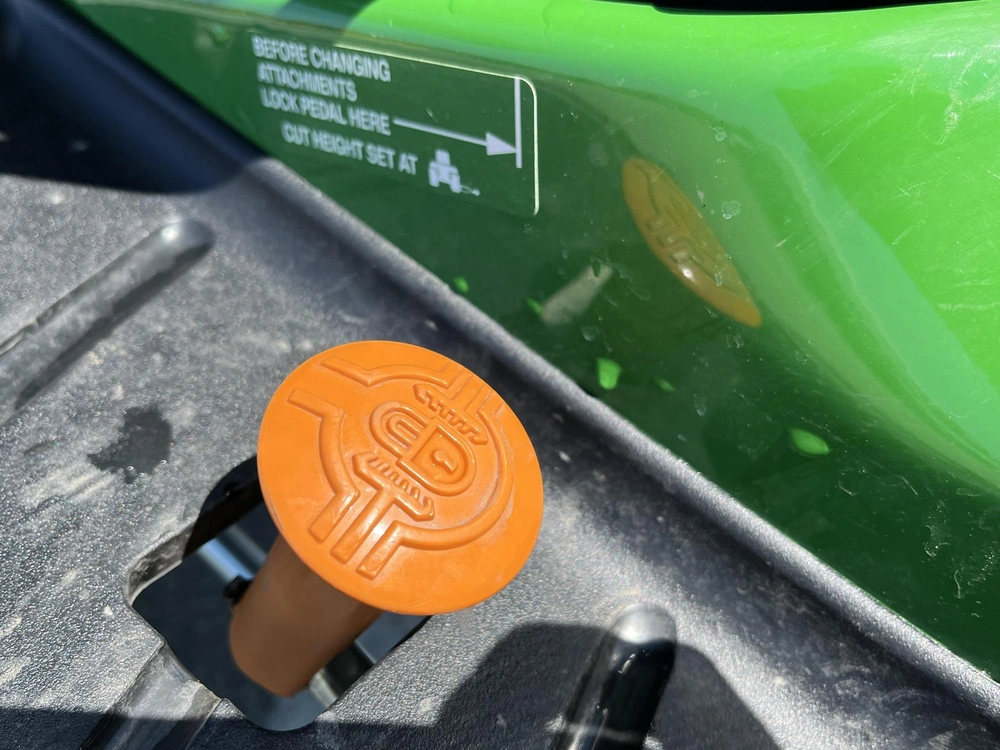 2024 John Deere X570 alt