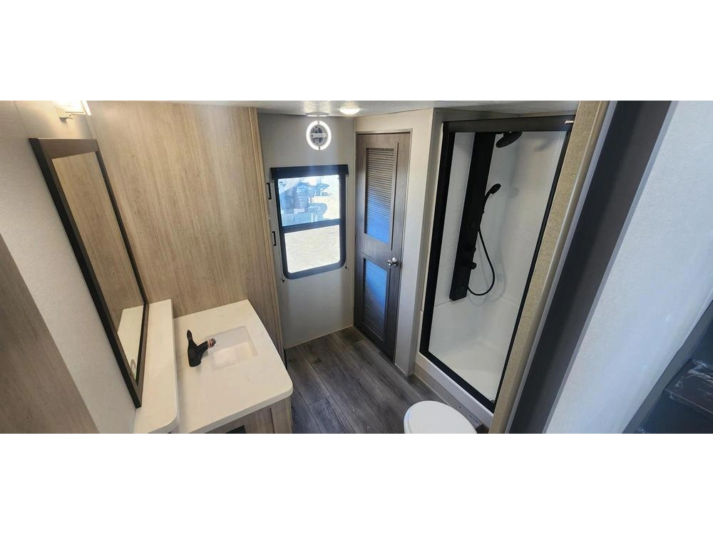 Coachmen Catalina 42condo 2026 alt
