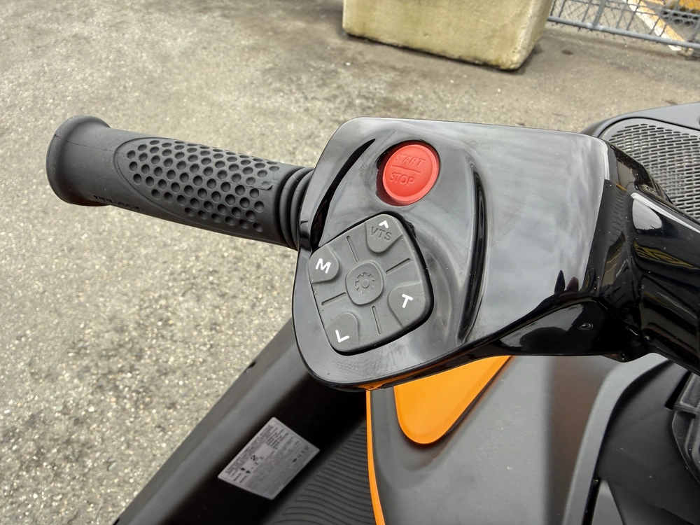 2026 Sea-doo Spark™ 1up Trixx-90 (sound System) alt