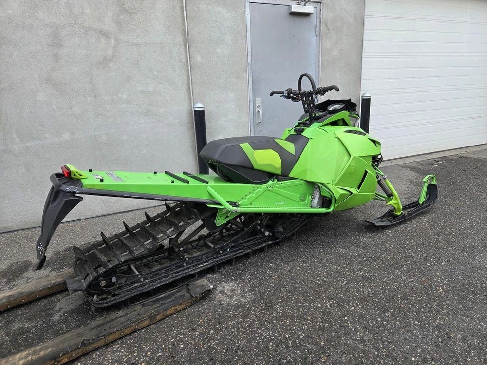 2017 Arctic Cat M 8000 Mountain Cat (162) Es alt
