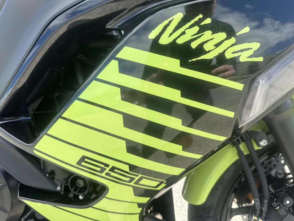 2026 Kawasaki Ninja 650 alt