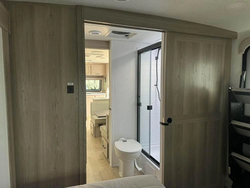 Forest River Rockwood Ultra Lite 2619fk 2026 alt