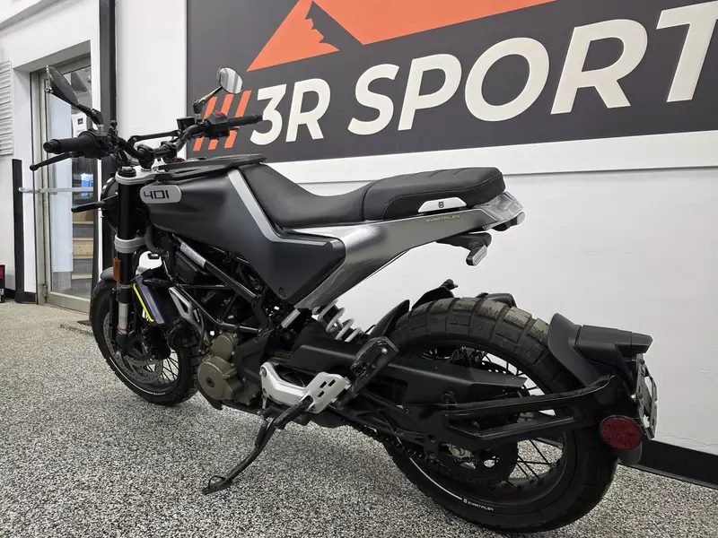 Husqvarna SVARTPILEN 401 2021