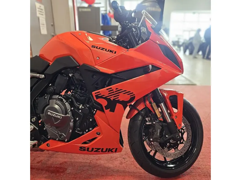 2026 Suzuki GSX 8R thumbnail 9
