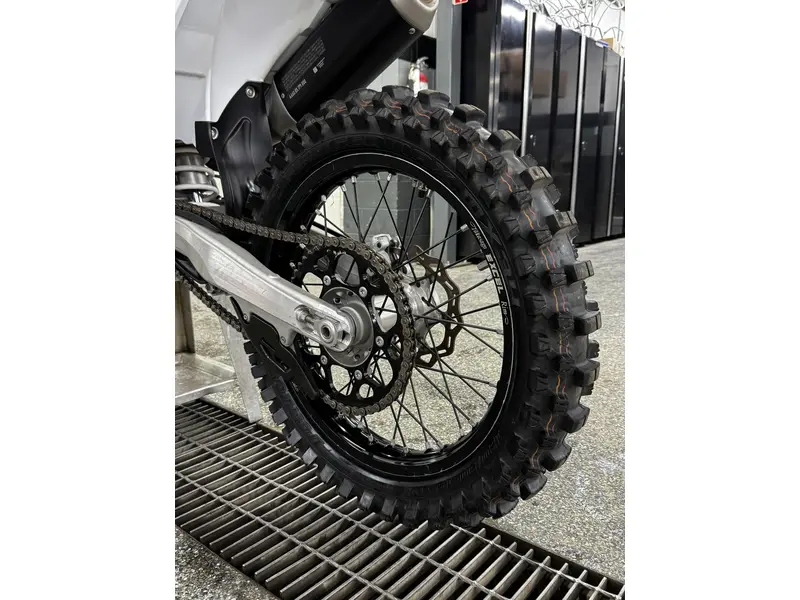 2024 KTM 450 SX-F thumbnail 13