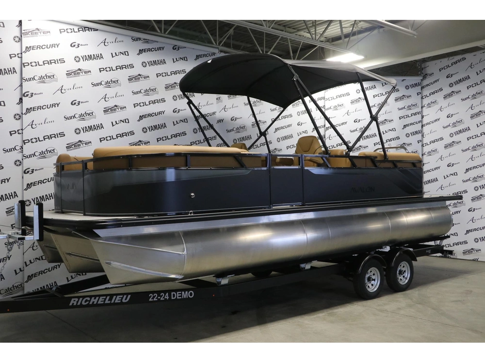 Avalon Venture 2385 Ql + Yamaha Vmax 115 Hp 2026 alt