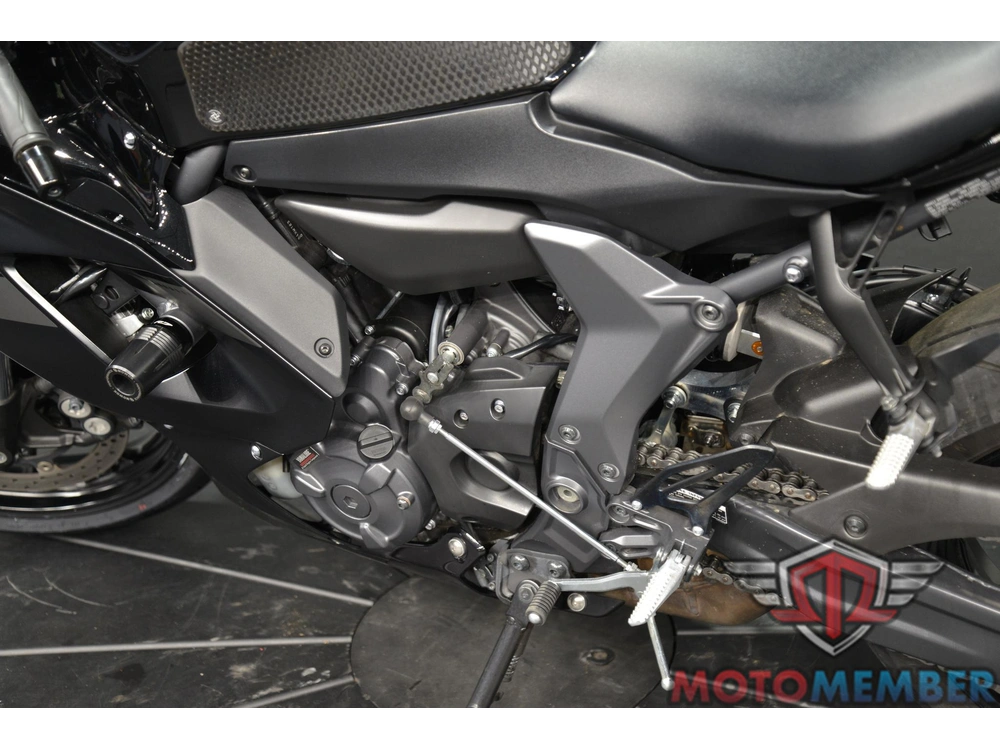 2025 Yamaha Yzf-r7 alt