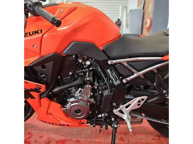 2026 Suzuki GSX 8R thumbnail 16