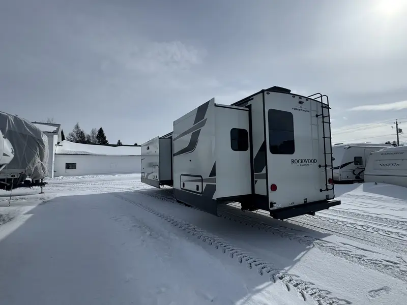 2026 Forest River ROCKWOOD SIGNATURE 8339FK