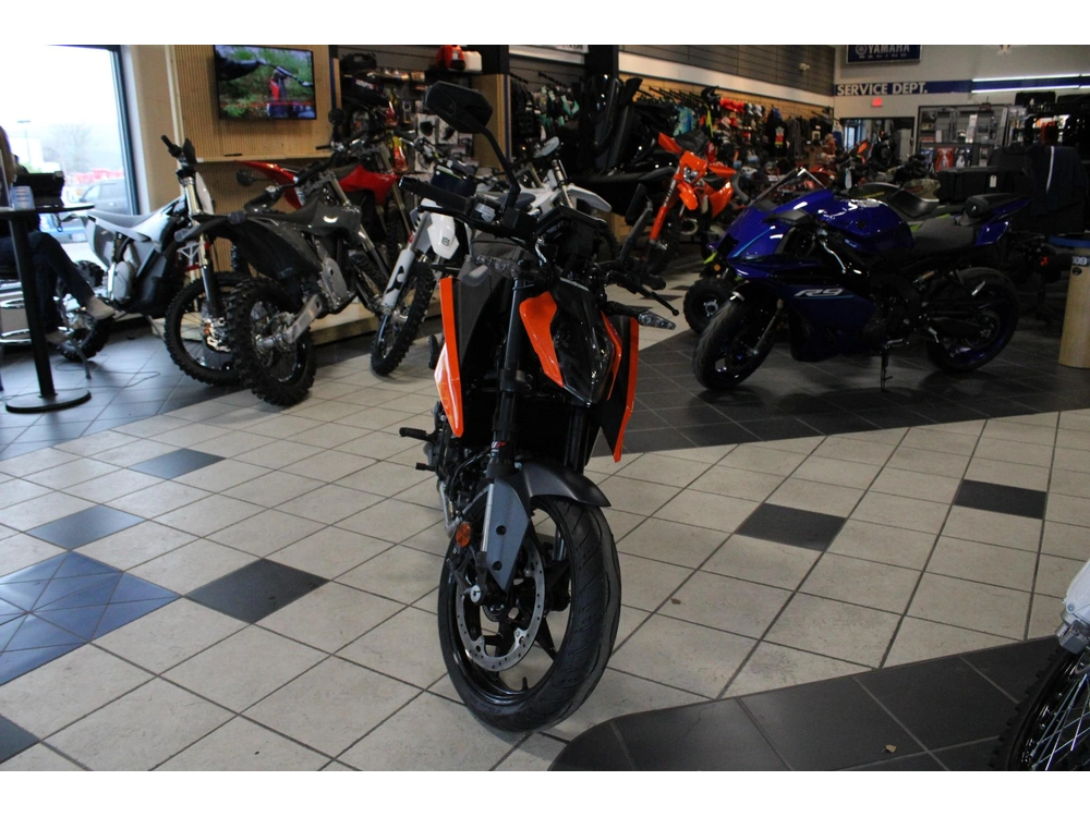 2024 Ktm 250 Duke Orange B.d. alt
