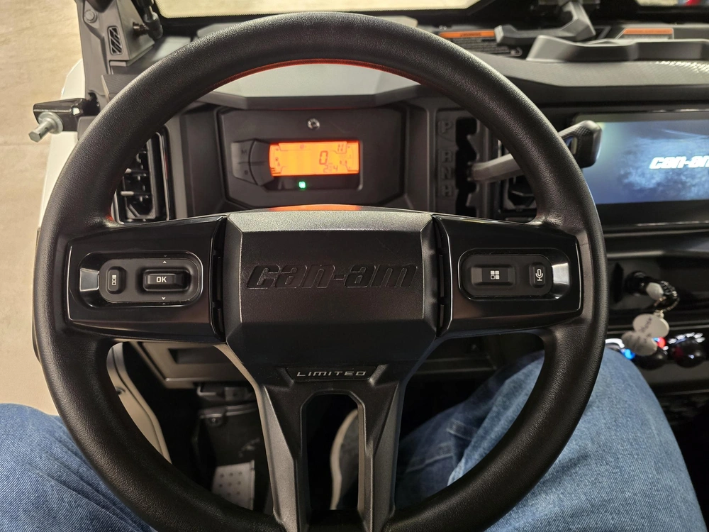 2026 Brp Defender Limited Cab Hd11 alt