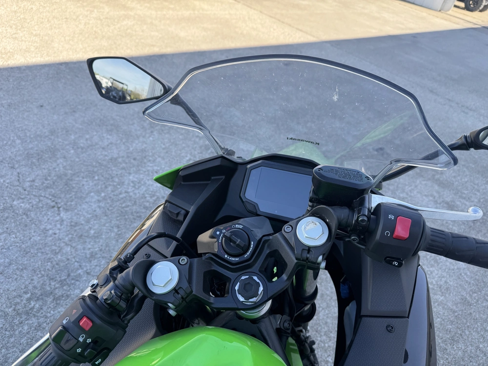 2026 Kawasaki Ninja 500 Base alt