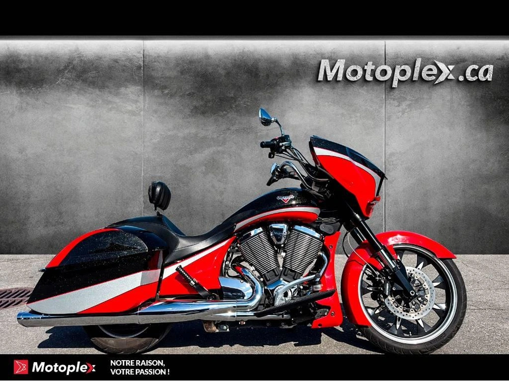 Victory Motorcycles Cross Country Magnum 2016 alt