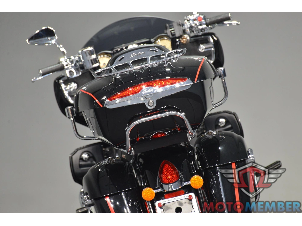 2017 Indian Motorcycle Roadmaster alt