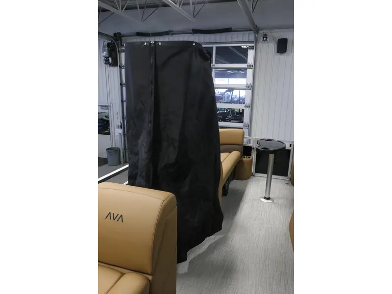 Avalon VLS 2180 QUAD LOUNGER + YAMAHA 70 HP 2026