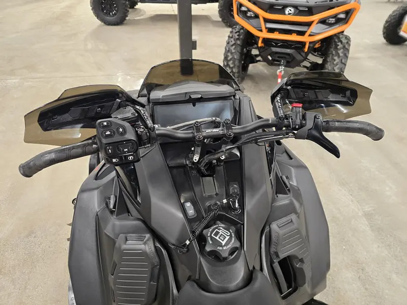 2025 Ski-Doo Backcountry xrs 850 thumbnail 8