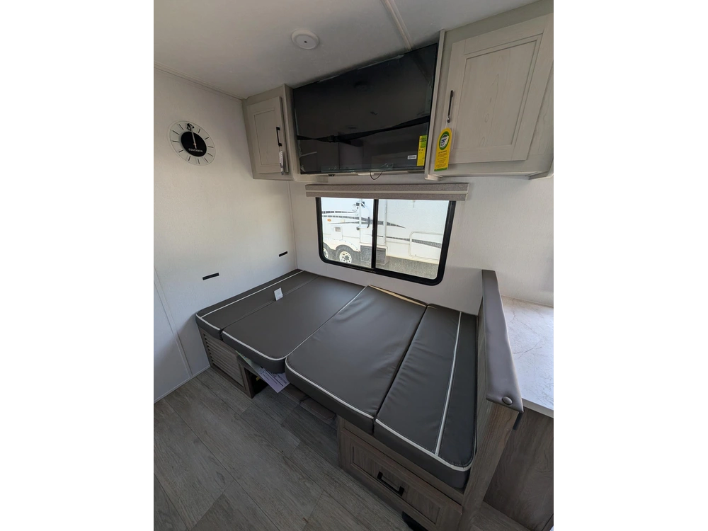 Coachmen Freedom Express 258bhs 2026 alt