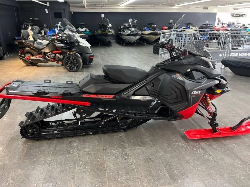 Lynx Brutal Re 15'' 900 Ace Turbo R Powdermax 2.5'' E.s. W/ 10.25'' Touchscreen 2026 alt