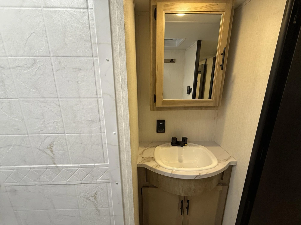 Cherokee 304sr Wolf Den 2026 alt