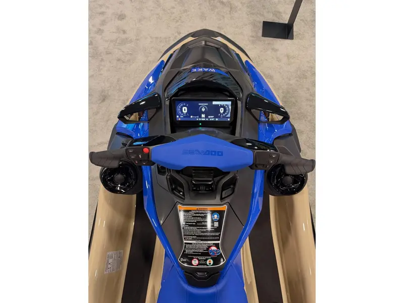 Sea-Doo "Wake Pro 230 (Sound system)" Sand / Dazzling Blue 2026