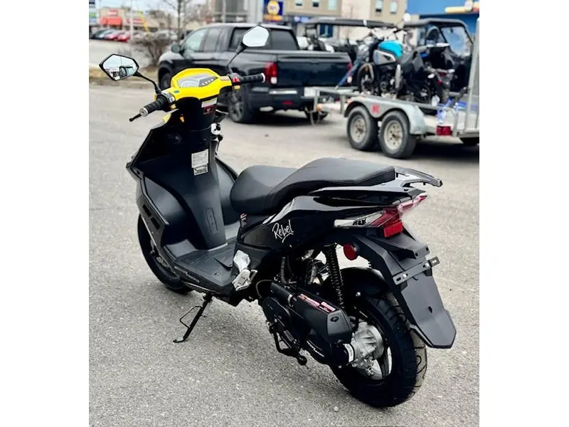 2023 Scootterre Rebel 50 thumbnail 5