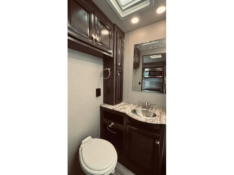 2019 Holiday Rambler ADMIRAL 32S thumbnail 21