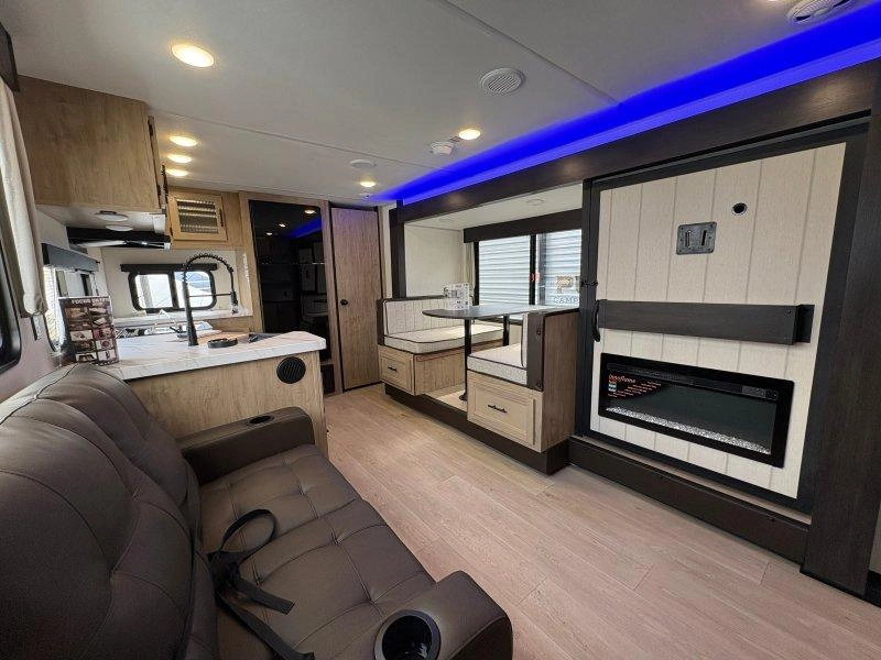 2026 Cherokee Grey Wolf 26 Ss alt