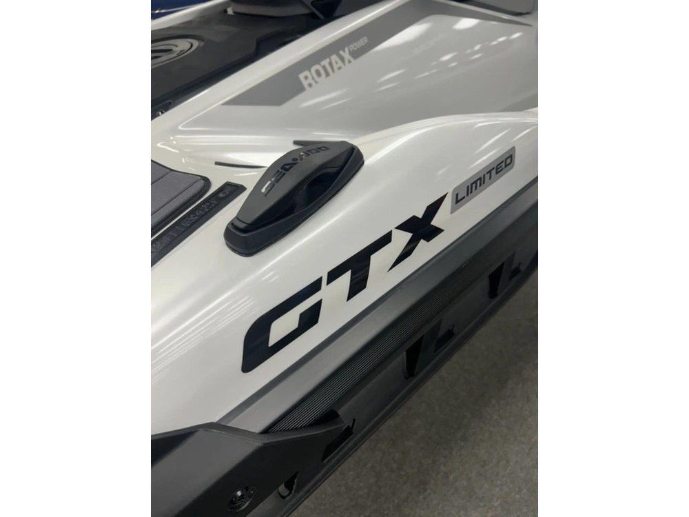 2026 Sea-doo Gtx Limited 325 (sound System) "white Pearl (premium Color)" alt