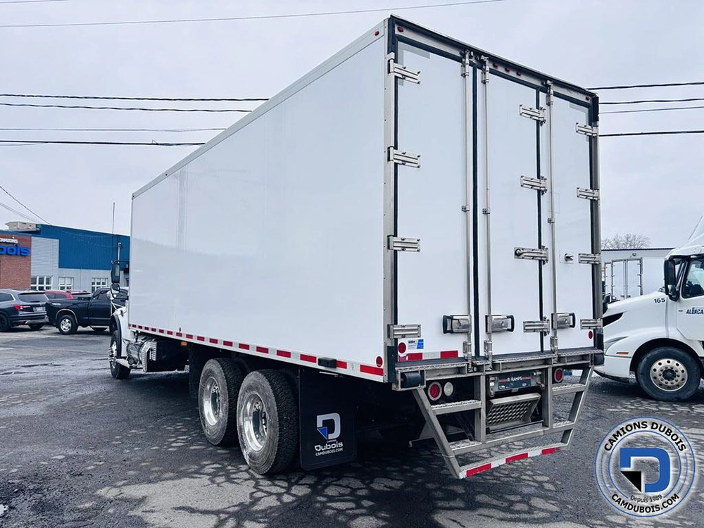 2019 Freightliner M2-106 alt