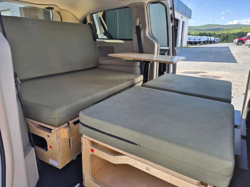 Dodge Grand Caravane Crew Campeur 2016 alt