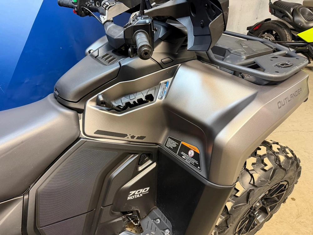 Can-am Outlander Max 700 Xt Gar. 2028 2025 alt