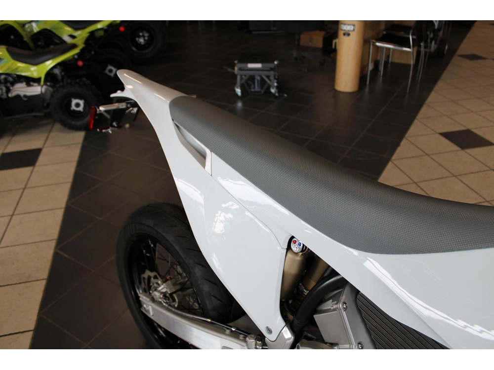 2026 Stark Future Varg Ex 80 Hp alt