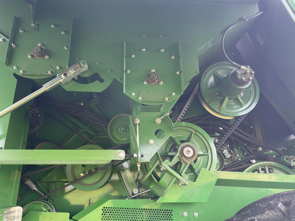 2022 John Deere T670 alt