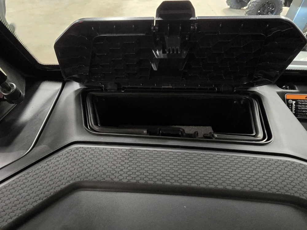 2026 Brp Defender Limited Cab Hd11 alt