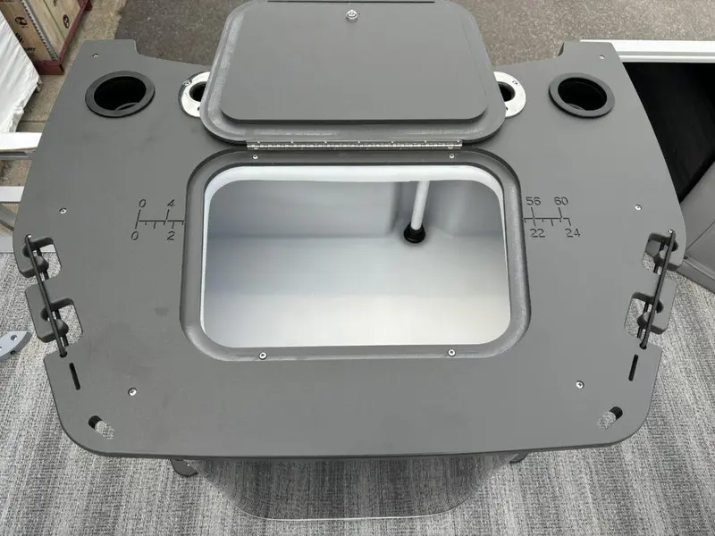 Bennington Marine 21S (Stern Fishing) Pontoon w/ Yamaha F90HP 2025