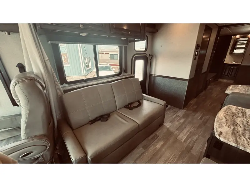 2019 Holiday Rambler ADMIRAL 32S thumbnail 12
