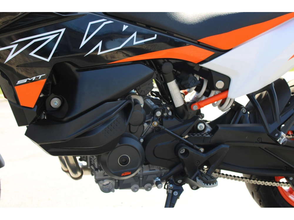 2024 Ktm 890 Smt alt